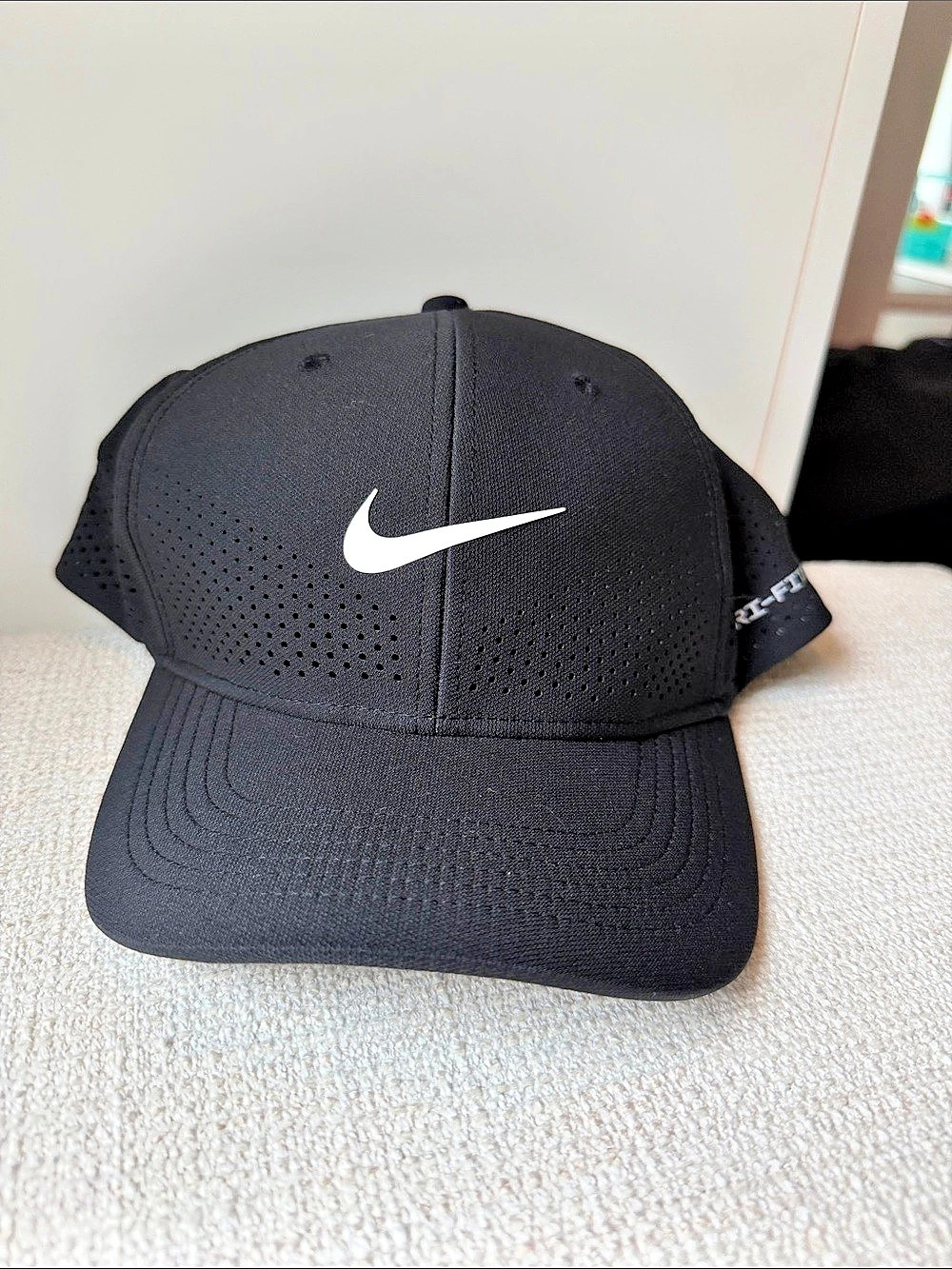 Nike Dri-FIT AeroBill Featherlight Cap Black Athletic Cap Like New
